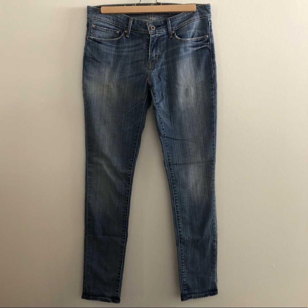 Like New! Levi’s Demi-Curve Skinny Jeans, 27